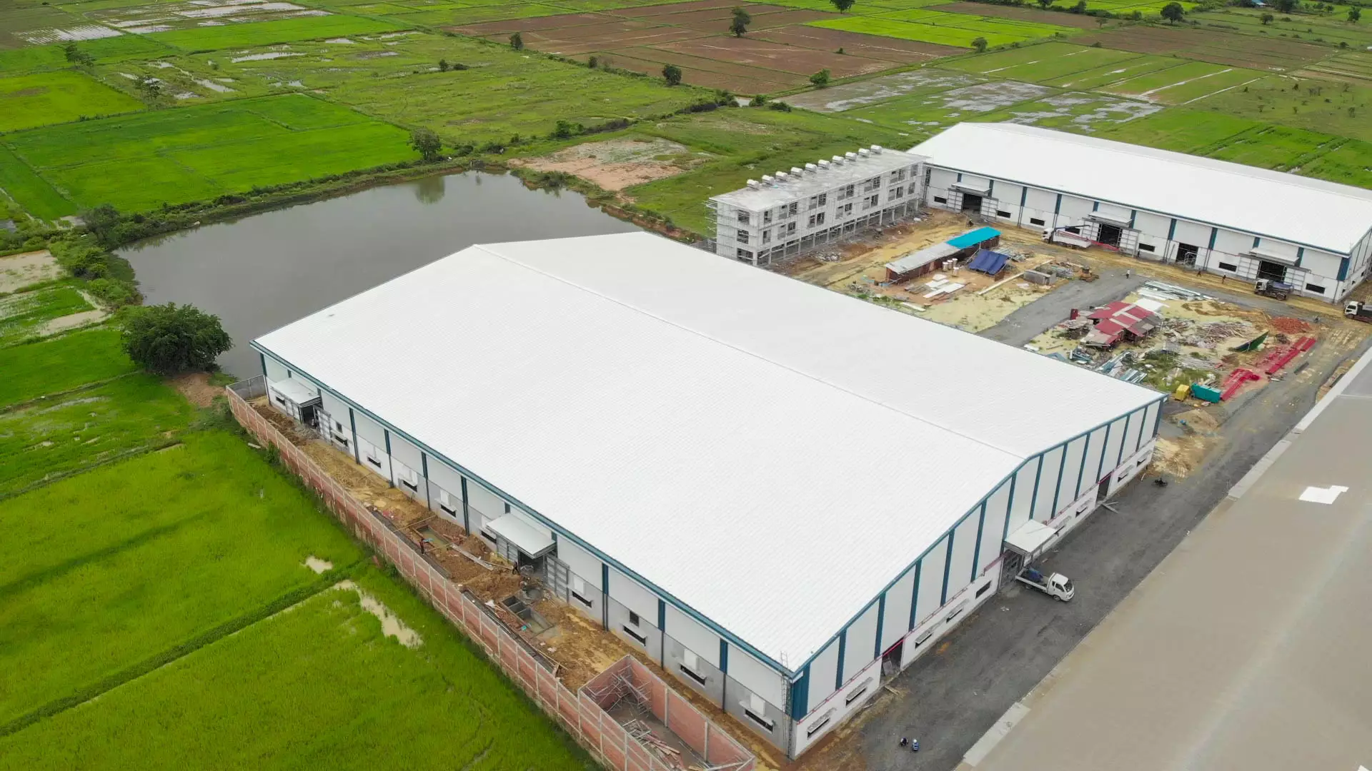 រោងចក្រកាត់ដេរ នឹងការបូប